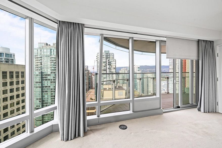 2705 1151 W Georgia Street