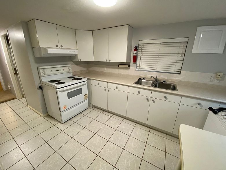 1326 Windermere Street