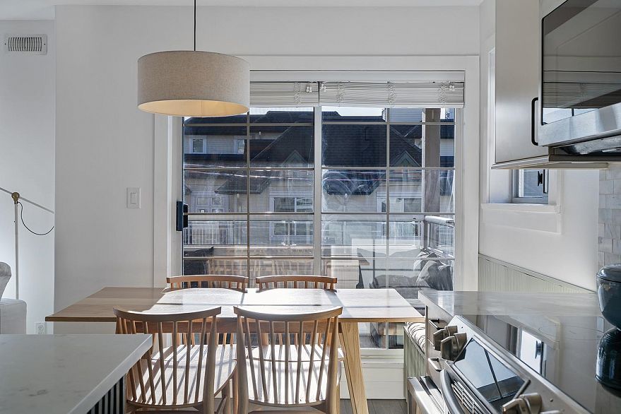 305 1950 E 11 Avenue