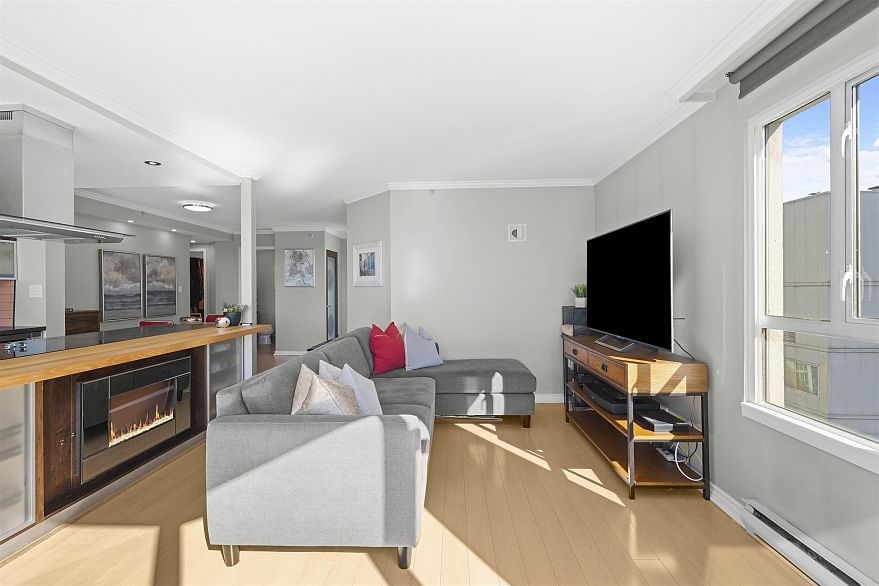 1201 888 Hamilton Street