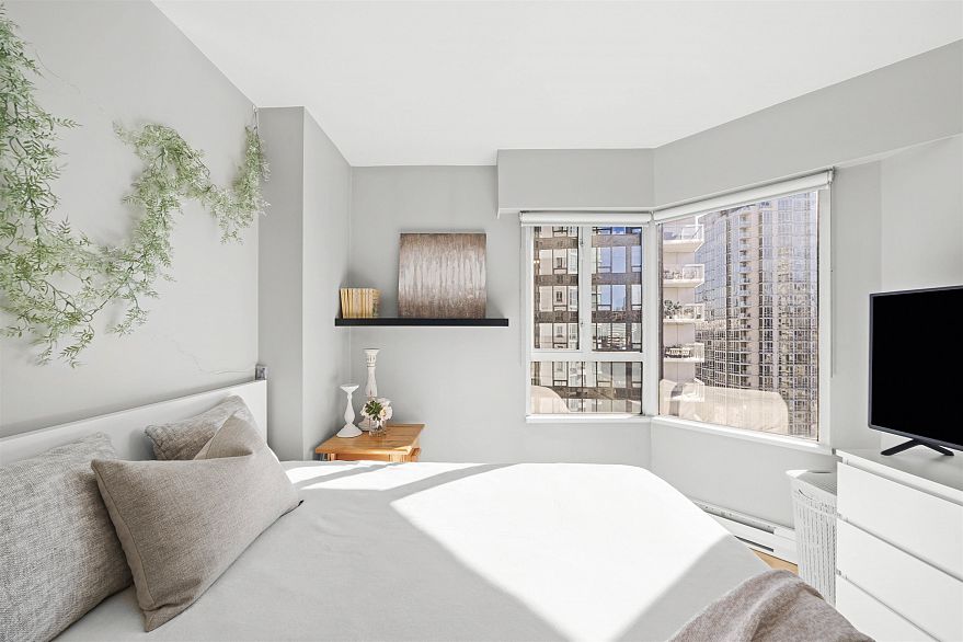 1201 888 Hamilton Street