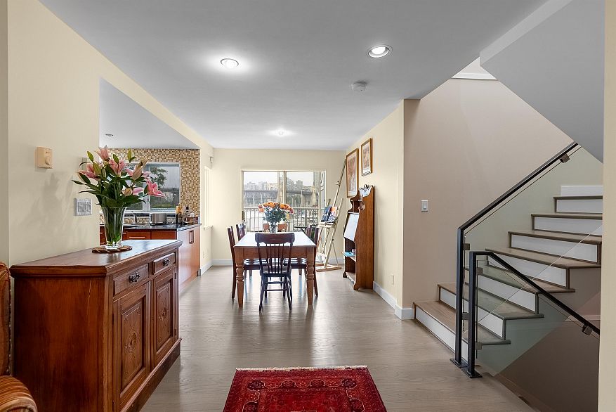 1596 Island Park Walk