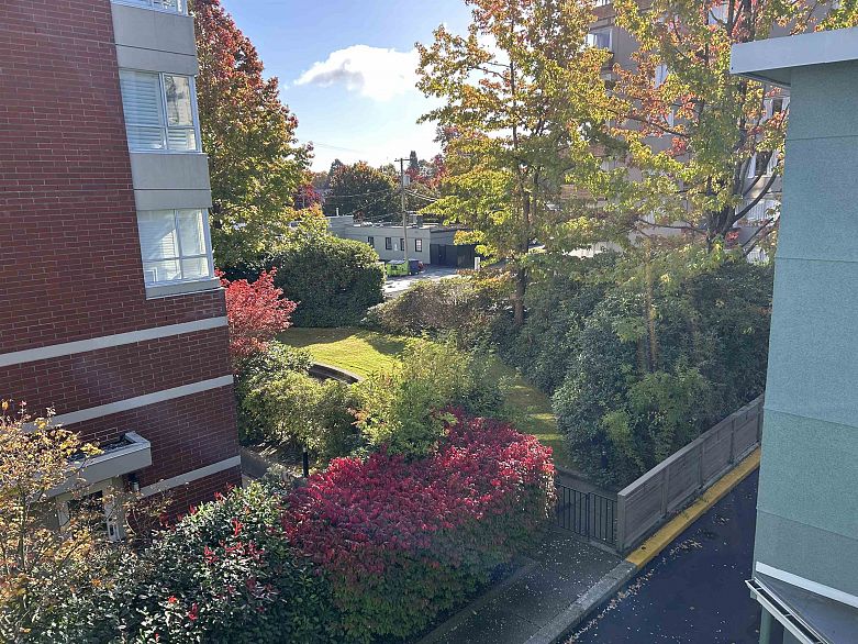 203 2146 W 43rd Avenue