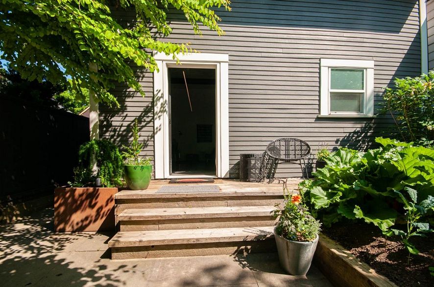 Coach House 563 UNION STREET, Vancouver BC V6A 2B7