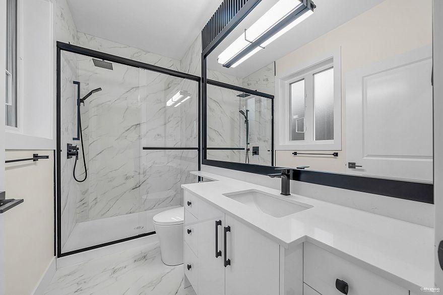 1 3090 Vanness Avenue