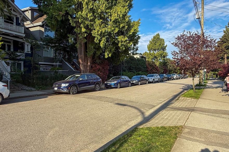 1 3536 POINT GREY ROAD, Vancouver BC V6R 1A8