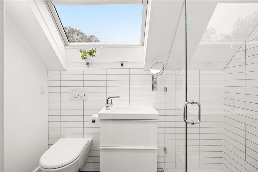 2029 Graveley Street