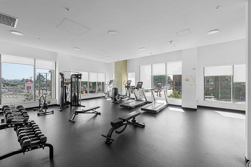 405 8181 Chester Street