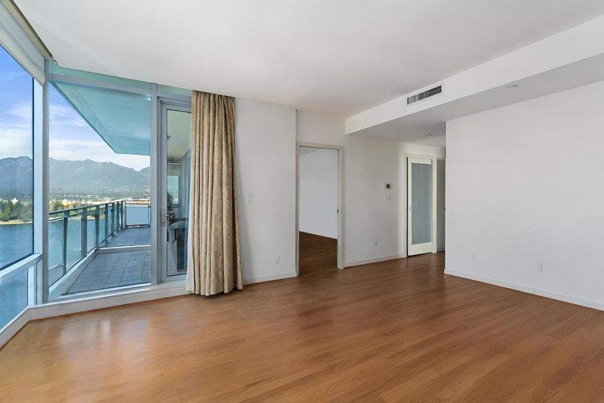 2101 1169 W Cordova Street