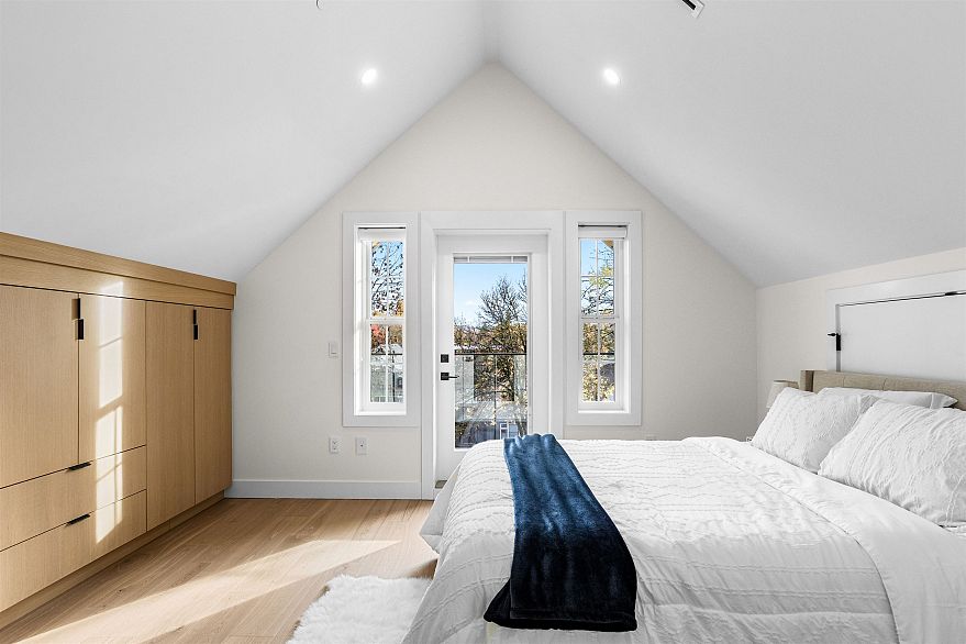 2 3429 Napier Street