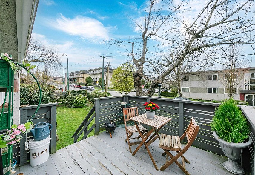 2205 2215 Pandora Street