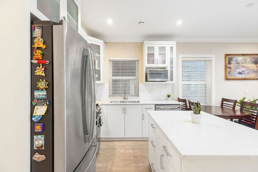 201 4577 Slocan Street