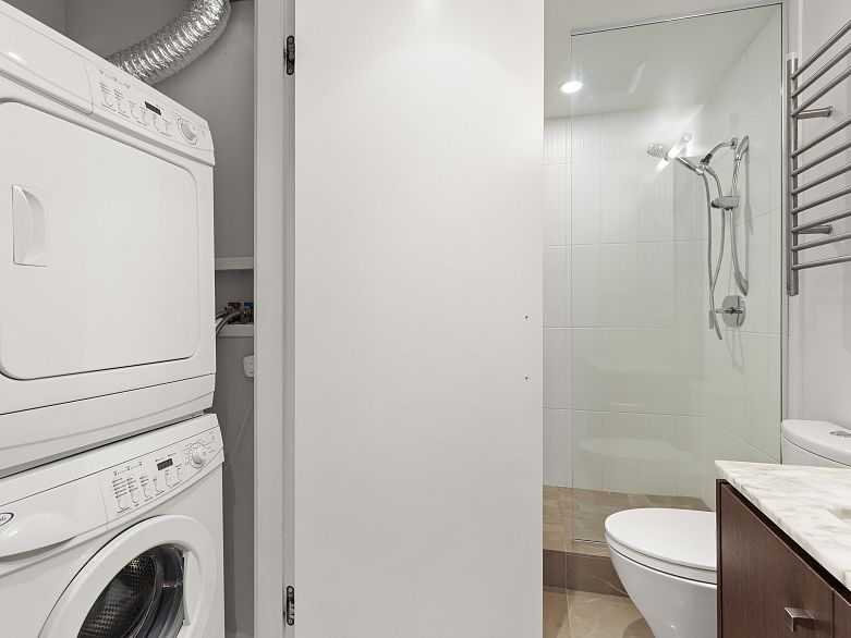 305 5955 Balsam Street