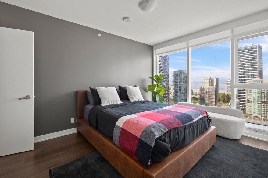 2601 1372 Seymour Street