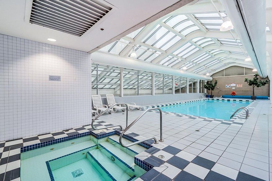 504 438 Seymour St Street