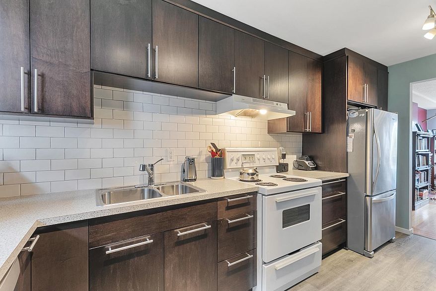 2205 2215 Pandora Street