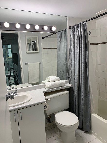 504 438 Seymour St Street