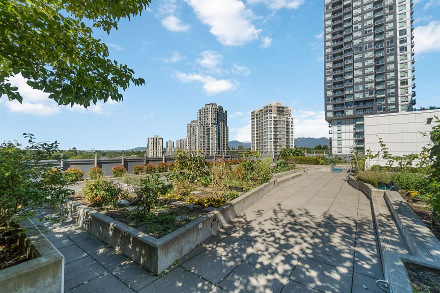 715 5598 ORMIDALE STREET, Vancouver BC V5R 0E5