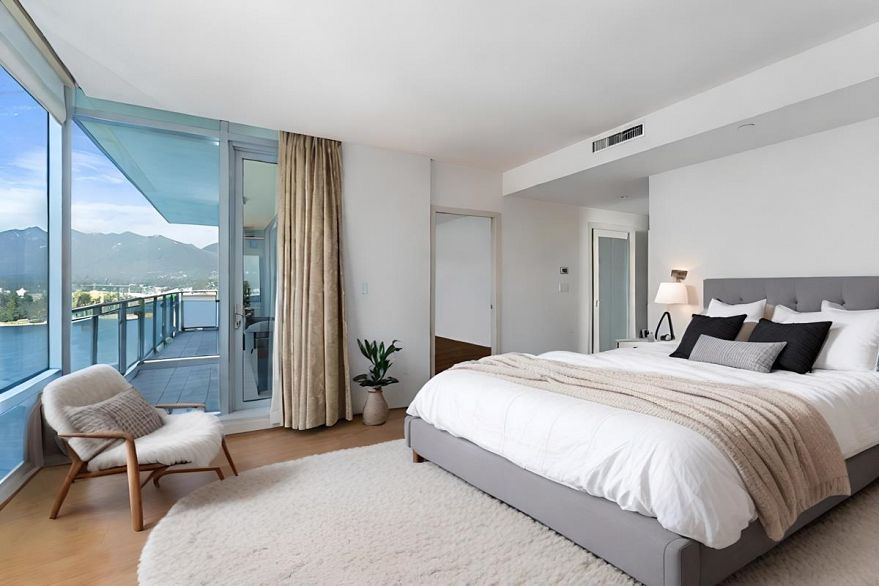 2101 1169 W Cordova Street