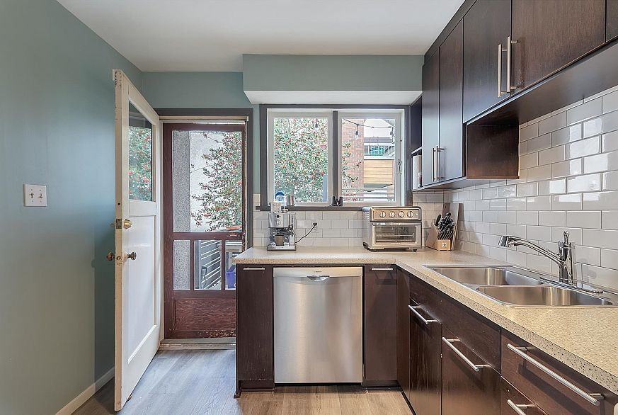 2205 2215 Pandora Street