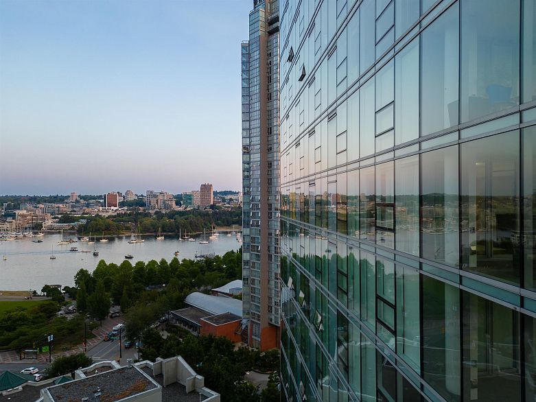 1701 499 Pacific Street