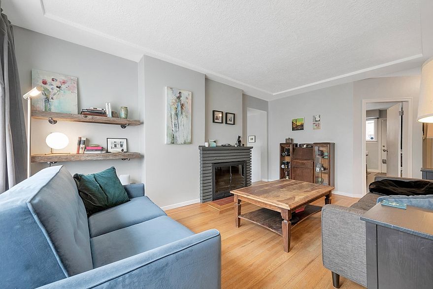 2205 2215 Pandora Street