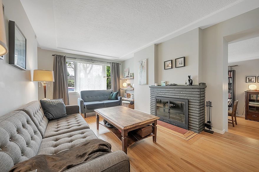 2205 2215 Pandora Street