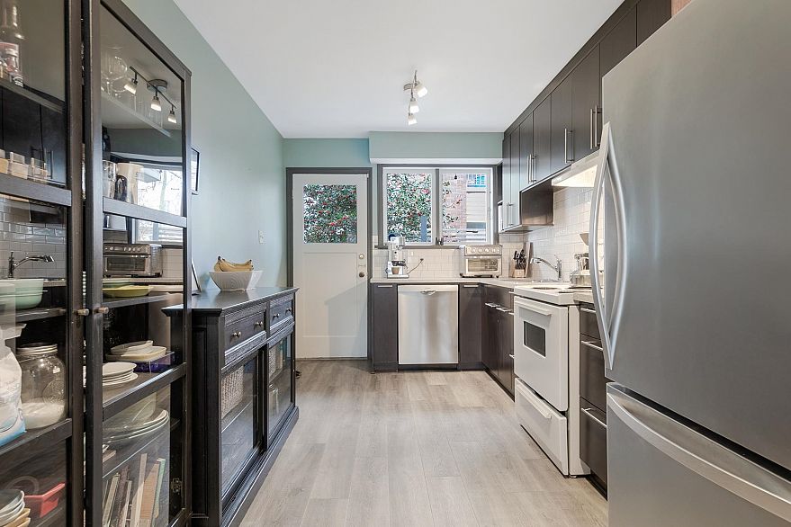 2205 2215 Pandora Street