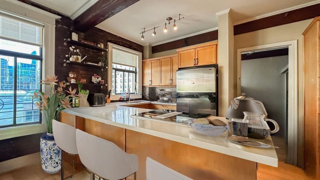 64 777 Burrard Street