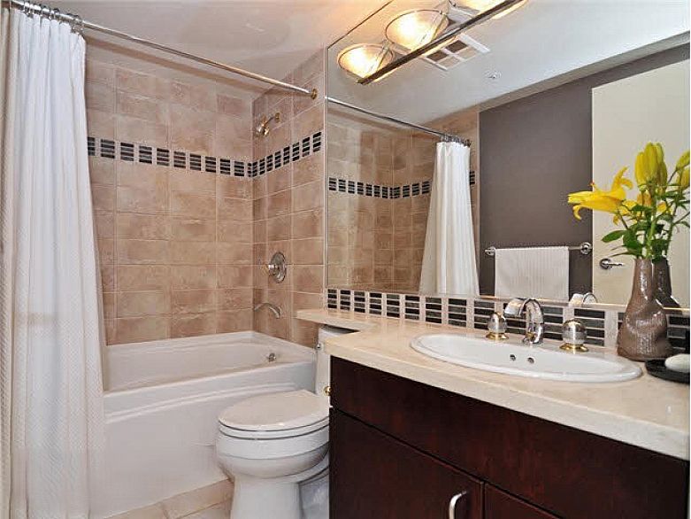 1807 198 AQUARIUS MEWS, Vancouver BC V6Z 2Y4