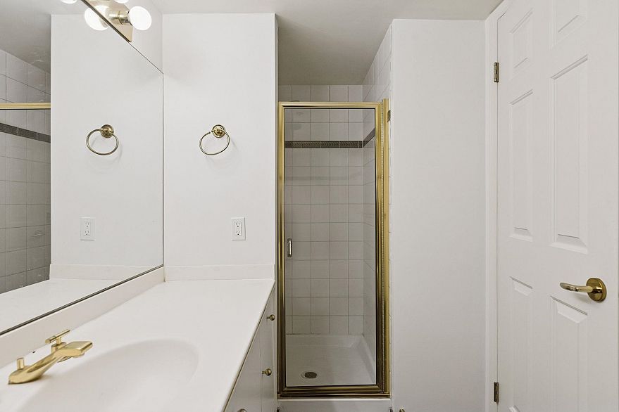 609 2201 Pine Street