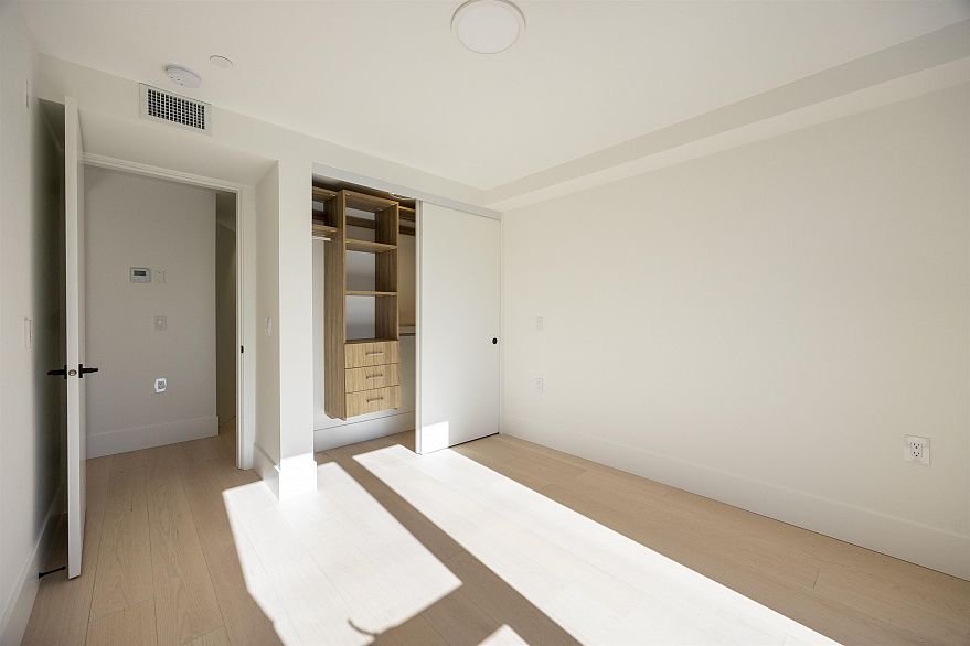 203 778 W 27th Avenue