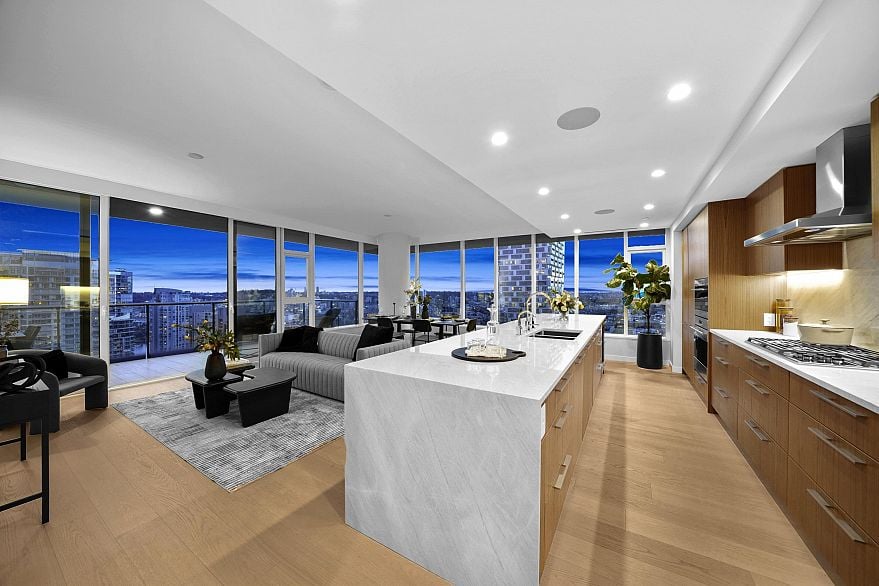 3503 1335 Howe Street