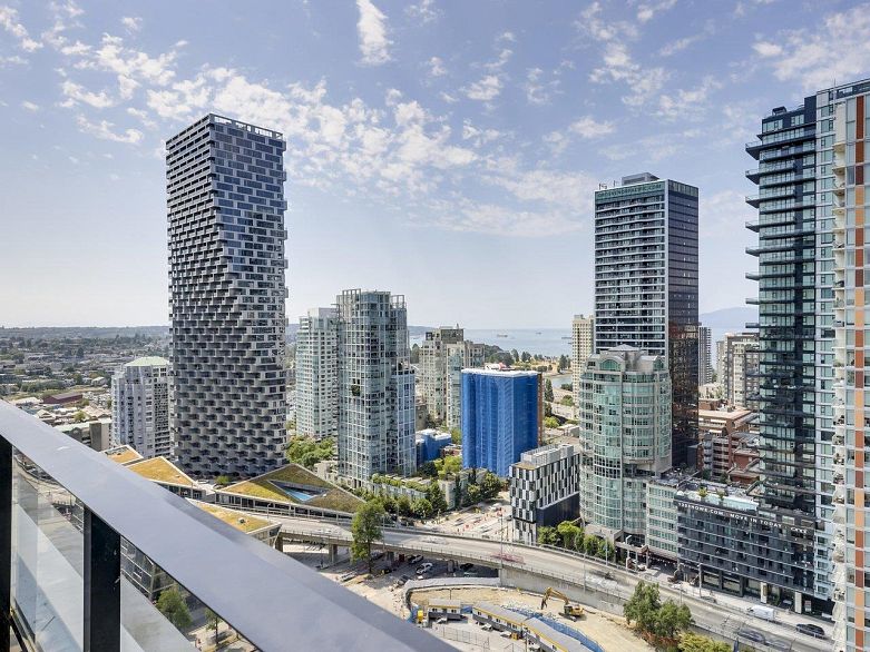 912 1325 Rolston Street