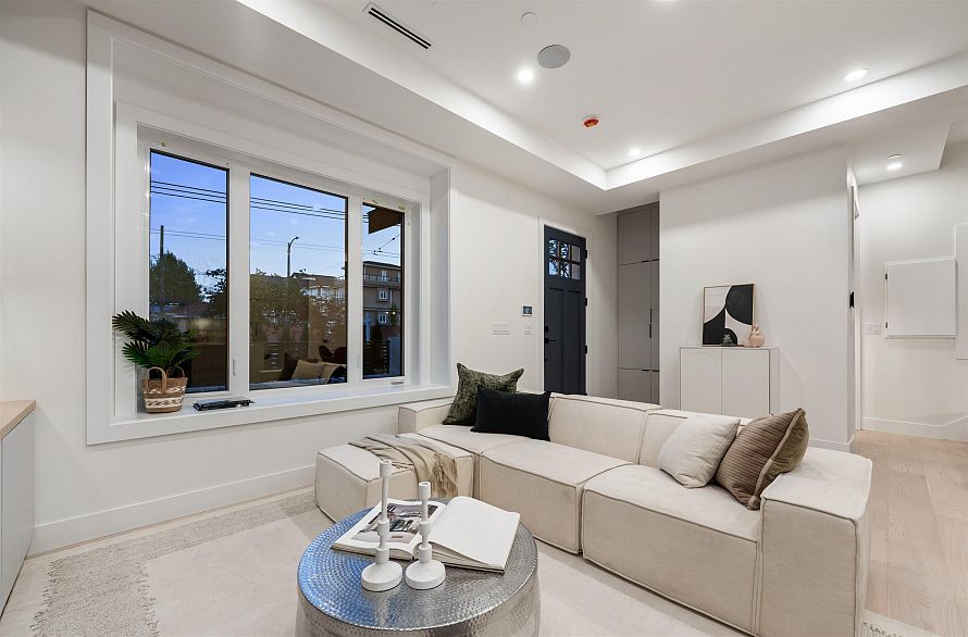 1 1259 Renfrew Street