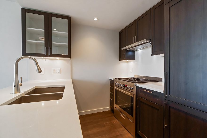 715 5598 ORMIDALE STREET, Vancouver BC V5R 0E5