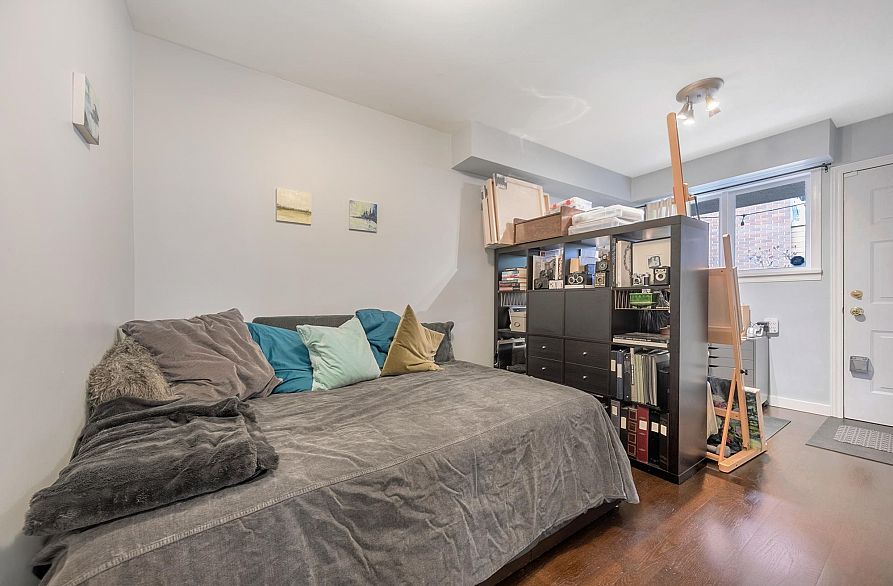 2205 2215 Pandora Street