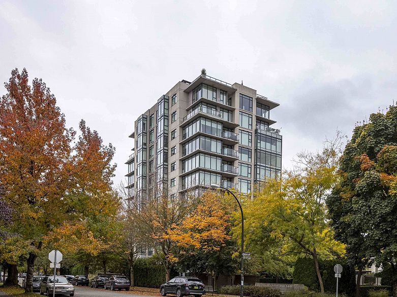 305 5955 Balsam Street