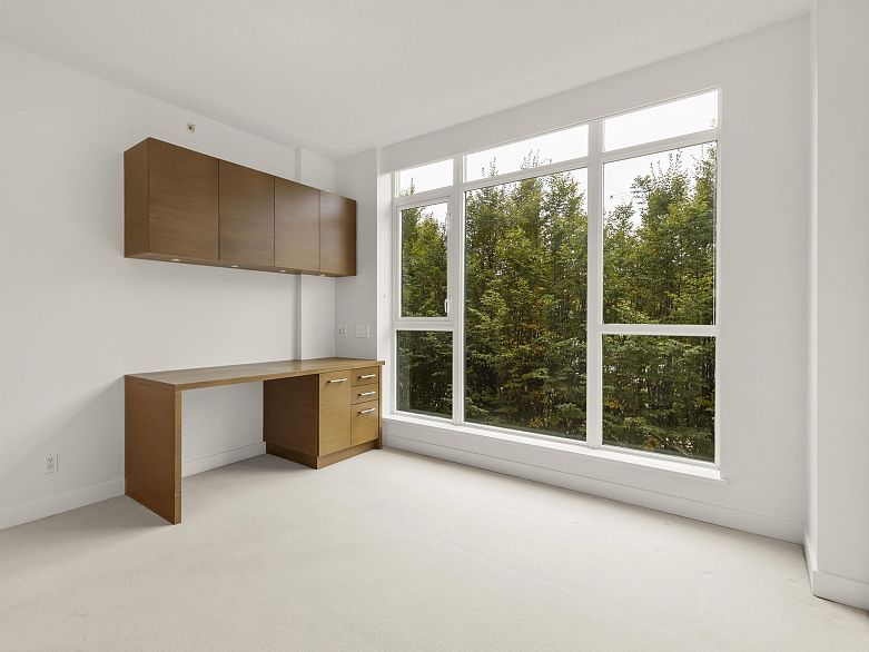 305 5955 Balsam Street