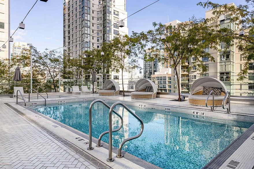 1701 499 Pacific Street