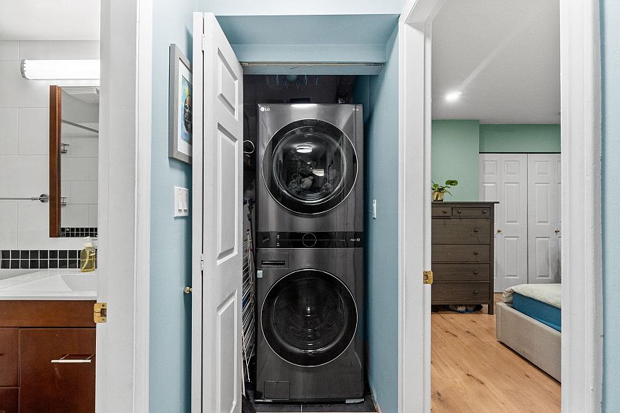 102 1689 E 4th Avenue