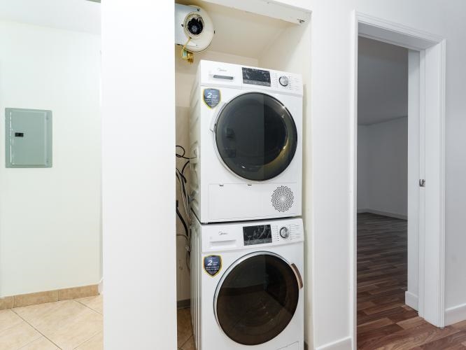 1505 811 Helmcken Street