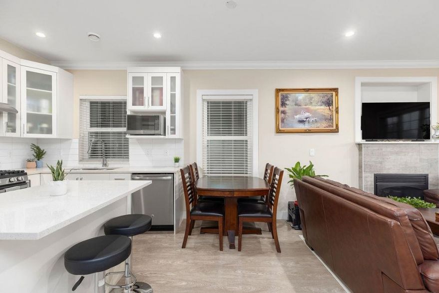 201 4577 Slocan Street