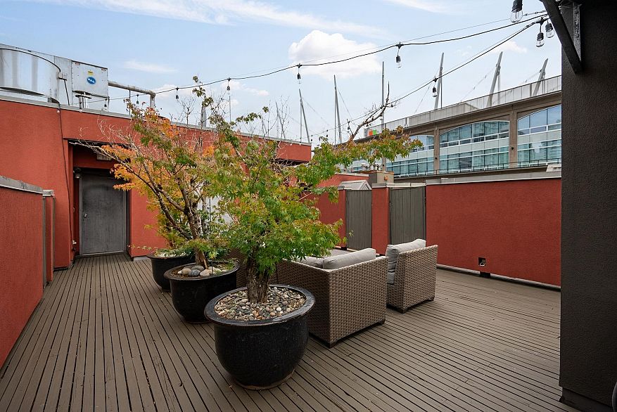 201 869 Beatty Street