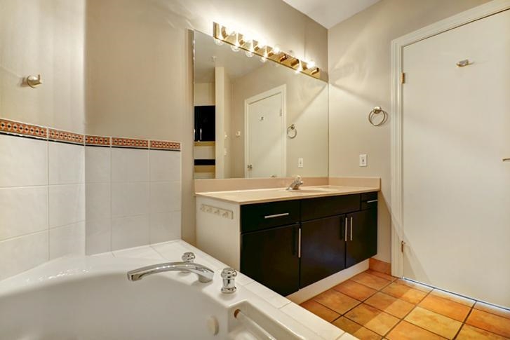 305 1688 CYPRESS STREET, Vancouver BC V6J 5J1