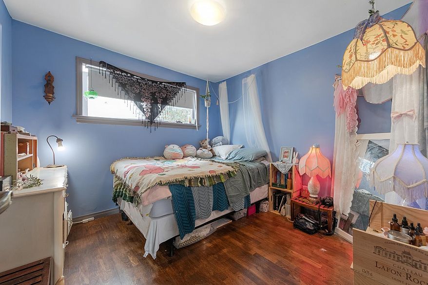 2205 2215 Pandora Street