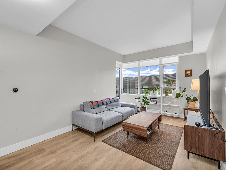 607 3451 Sawmill Crescent