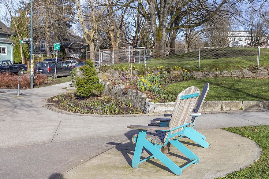 2205 2215 Pandora Street