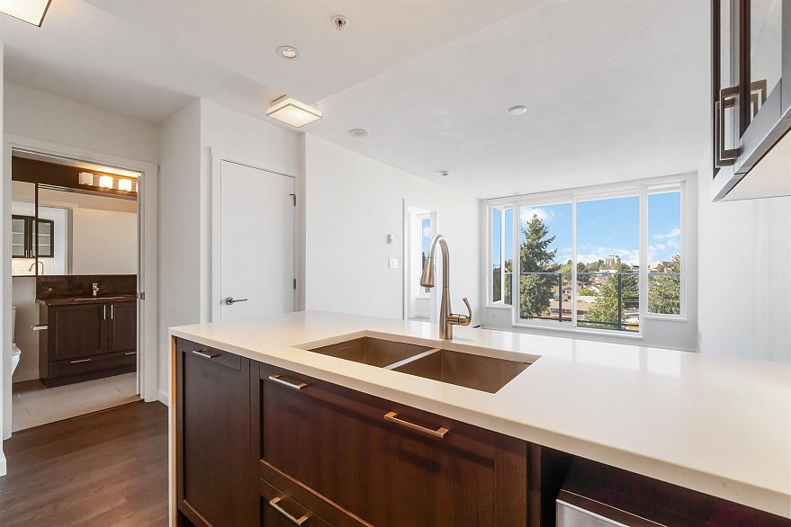 715 5598 ORMIDALE STREET, Vancouver BC V5R 0E5