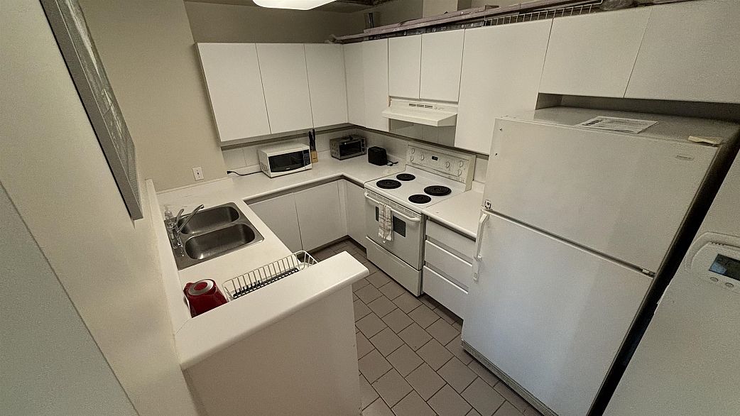 310 989 Nelson Street